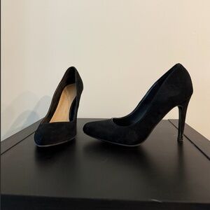 Black Pumps